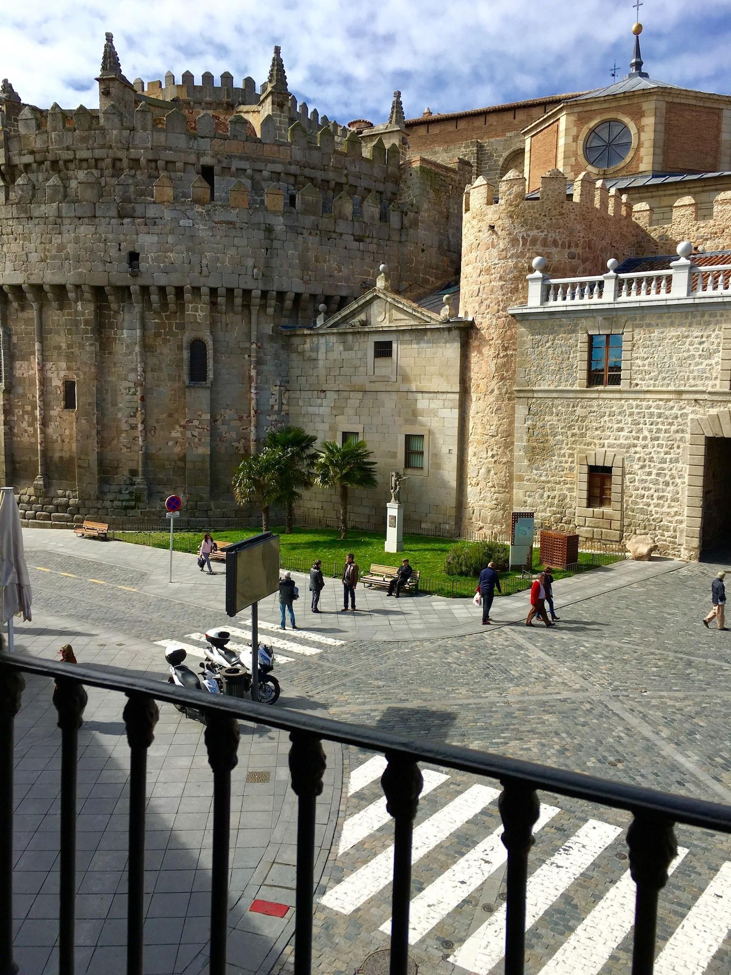 ホテル オスタル レスタウランテ プエルタ デル アルカサル Ávila エクステリア 写真